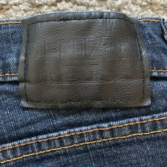 30x32 Slim Straight Fit Levi’s - Picture 5 of 6